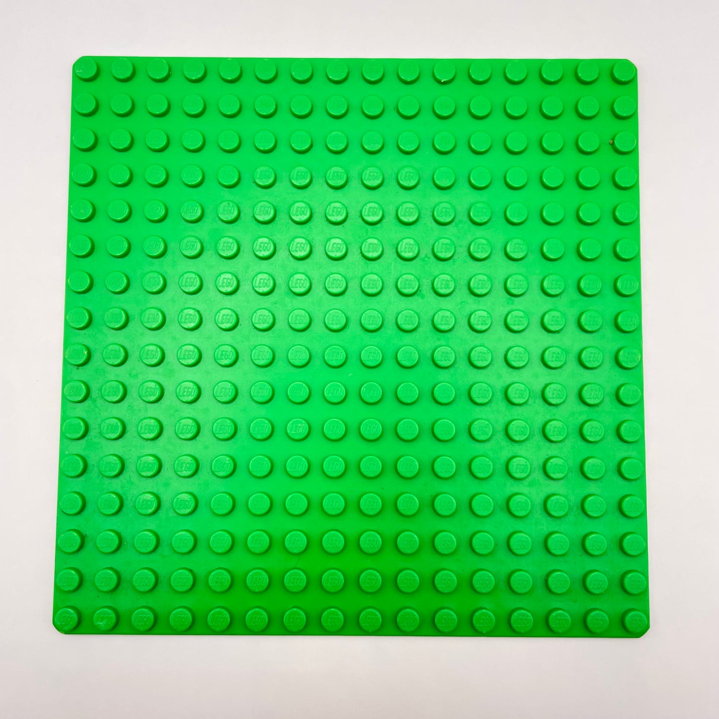 LEGO Baseplate, Bright Green, 16x16, 6098 (1 Piece)