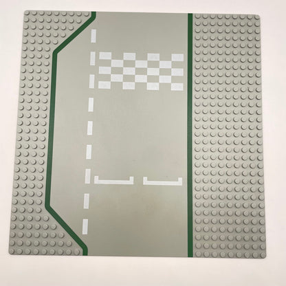 LEGO Baseplate Road, 3 Lane with Race Track, 32x32, Old Light Grey, 425p01 (1 Piece) Playwear