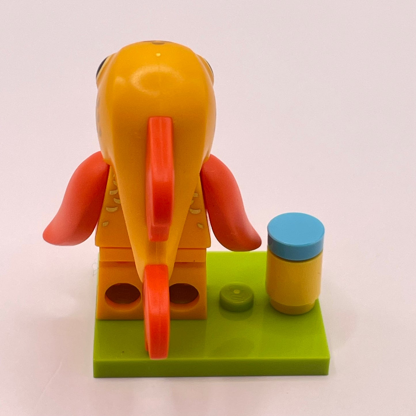 LEGO Goldfish Costume Fan, Collectible Series 28, Minifigure (col463)