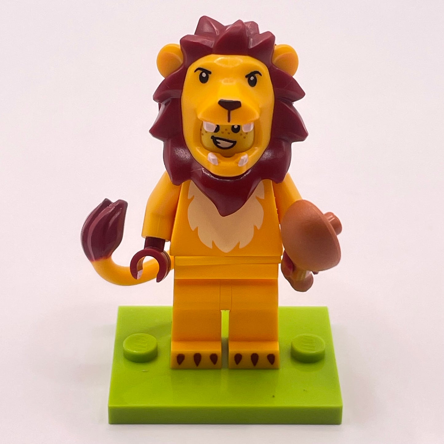 LEGO Lion Costume Fan, Collectible Series 28, Minifigure (col471)