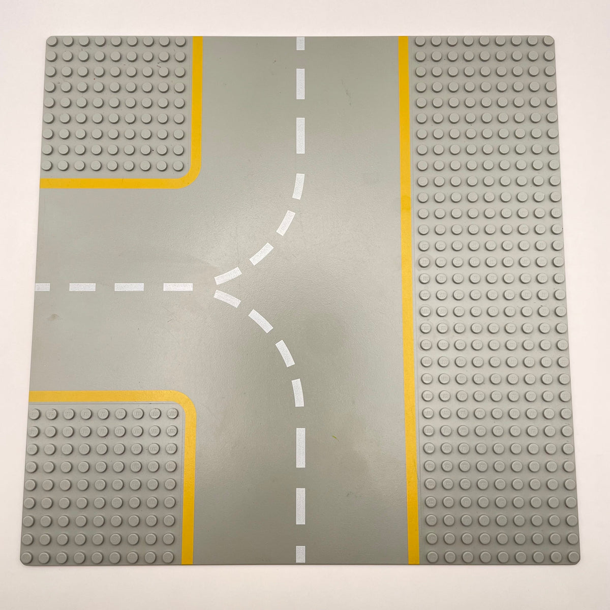 LEGO Baseplate Road, 9 Stud T Intersection, 32x32, Old Light Grey, 608p03 (1 Piece) Playwear