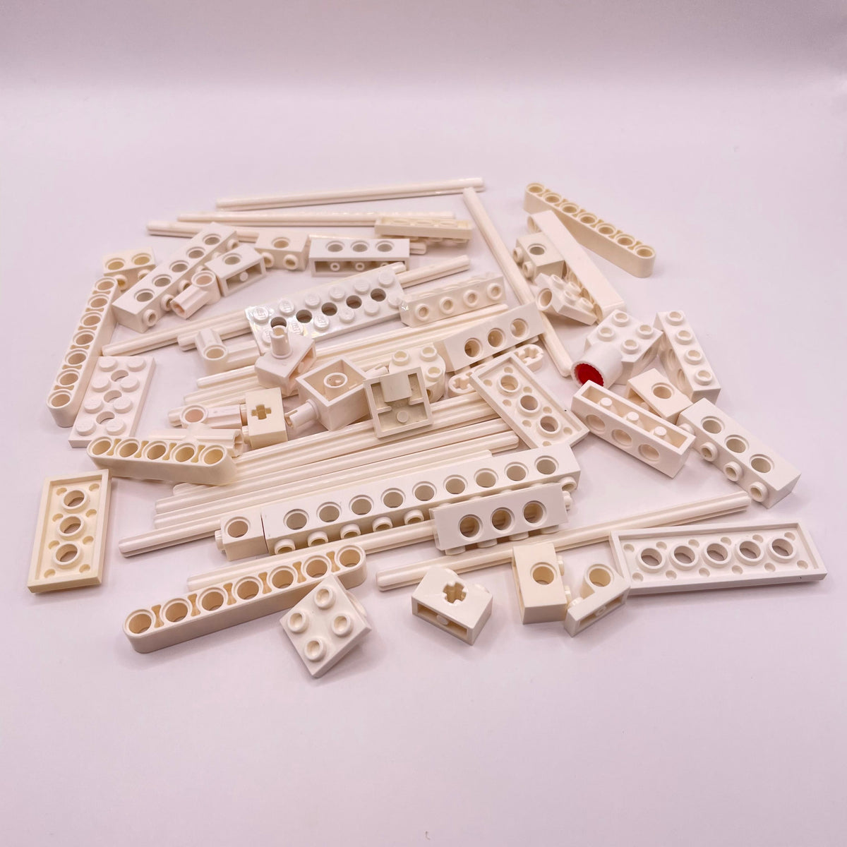 LEGO White, Technic with axles,  Approx. 80g
