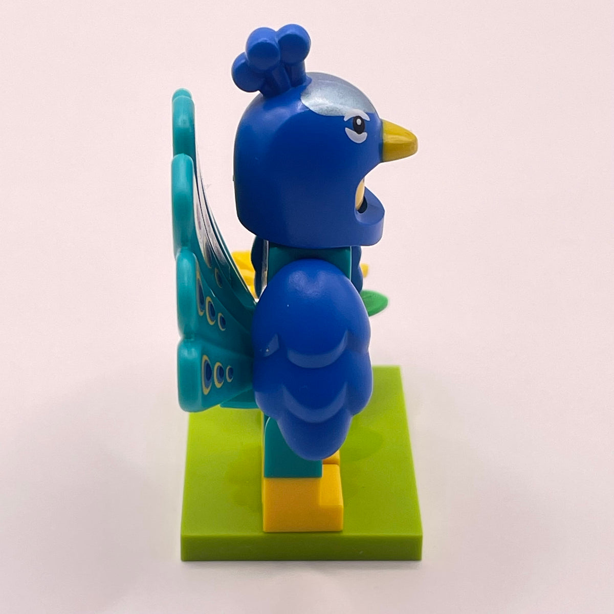 LEGO Peacock Costume Fan, Collectible Series 28, Minifigure (col461)