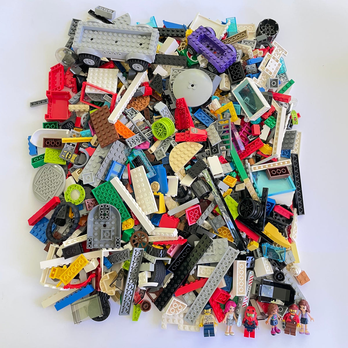 LEGO Deluxe Fun Pack, Mixed Bag, Approx. 1.5kg includes 6 Minifigures/Minidolls