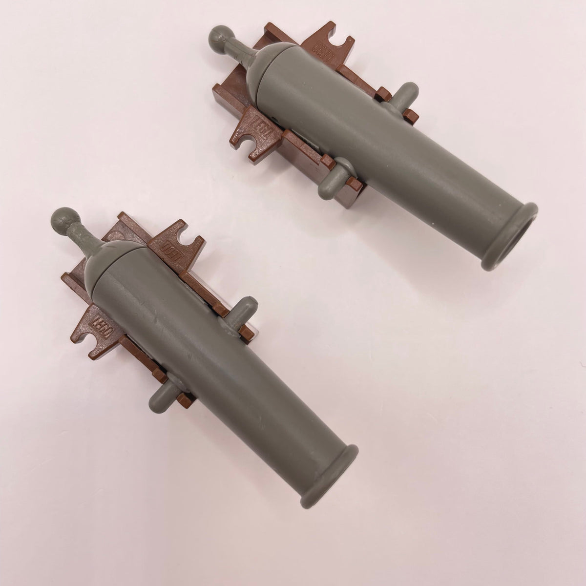 LEGO Cannons with Base, Old Dark Grey and Brown, Minifigure Accessories, 2 Pieces, playwear