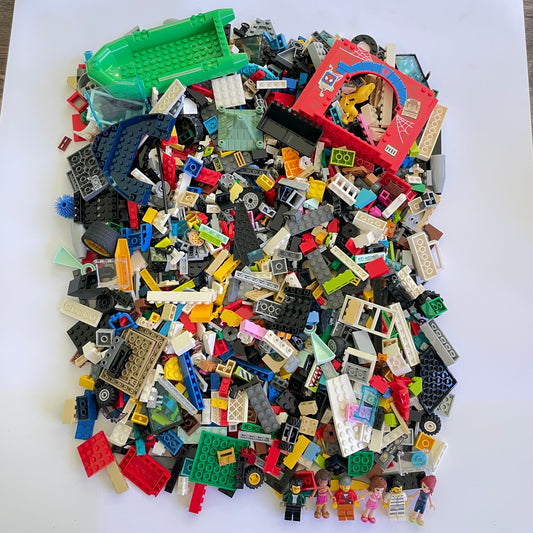 LEGO Deluxe Fun Pack, Mixed Bag, Approx. 1.5kg includes 6 Minifigures/Minidolls