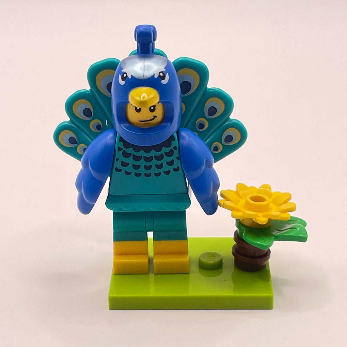 LEGO Peacock Costume Fan, Collectible Series 28, Minifigure (col461)