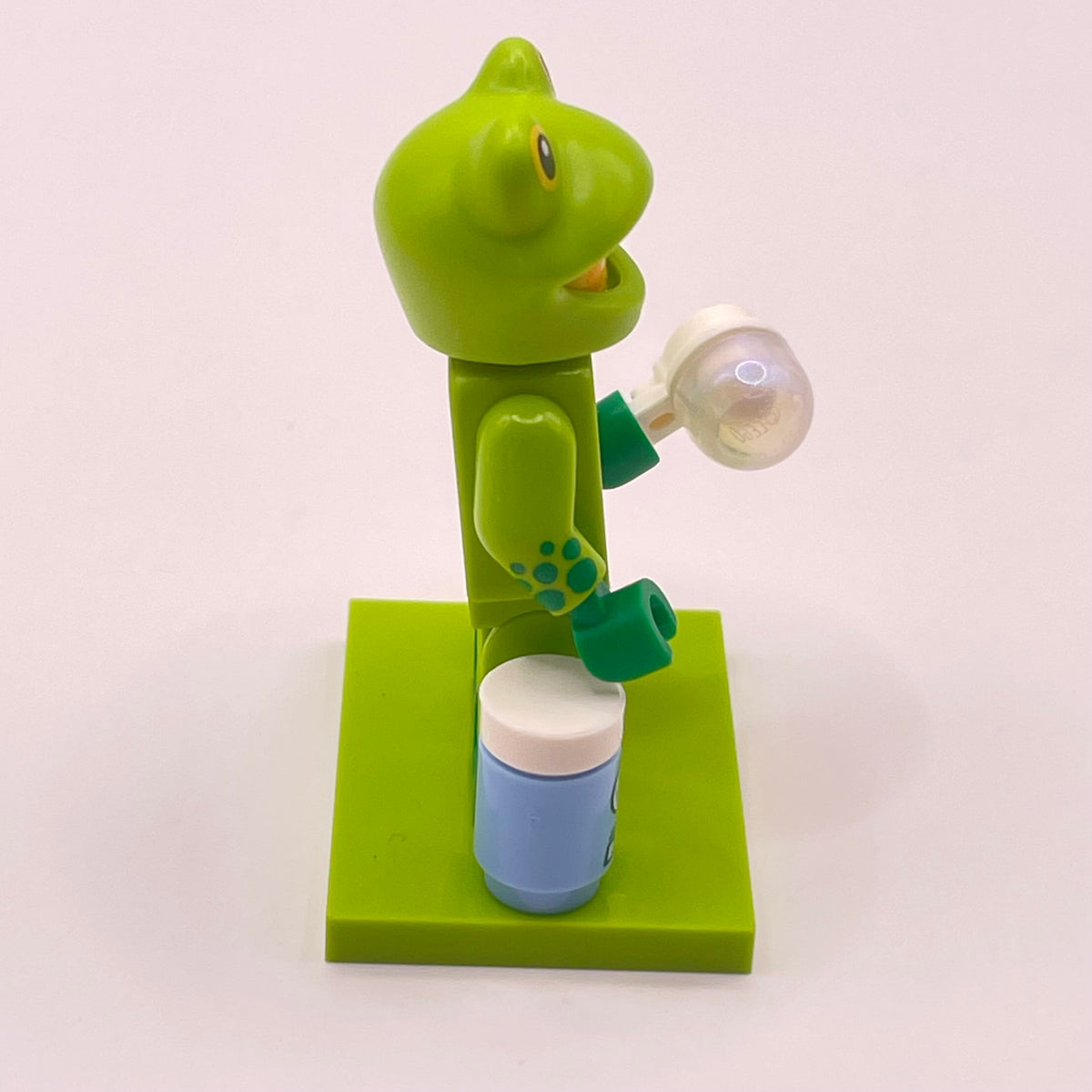 LEGO Frog Costume Fan, Collectible Series 28, Minifigure (col465)