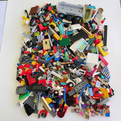LEGO Random, Deluxe Fun Pack, Mixed Bag, Approx. 1.5kg includes 6 Minifigures/Minidolls