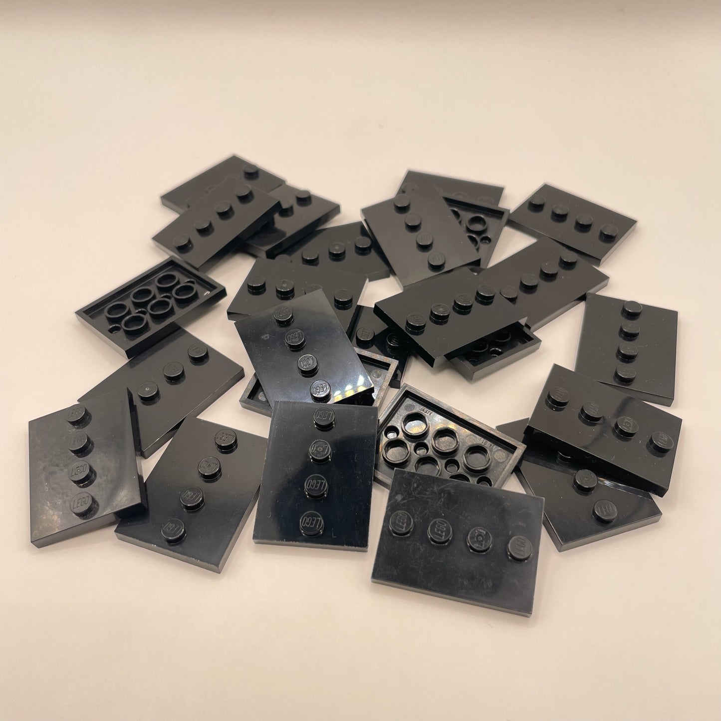 LEGO Minifigure Stands, Black, 20 Pieces