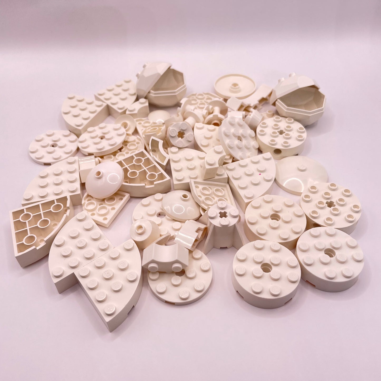 LEGO Round with Rocks, Mixed Pieces, White, Approx. 100g