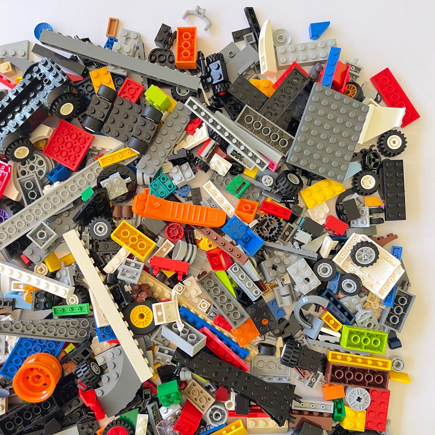 LEGO Fun Pack, Mixed Bag, Approx. 750g includes 6 Minifigures/Minidolls