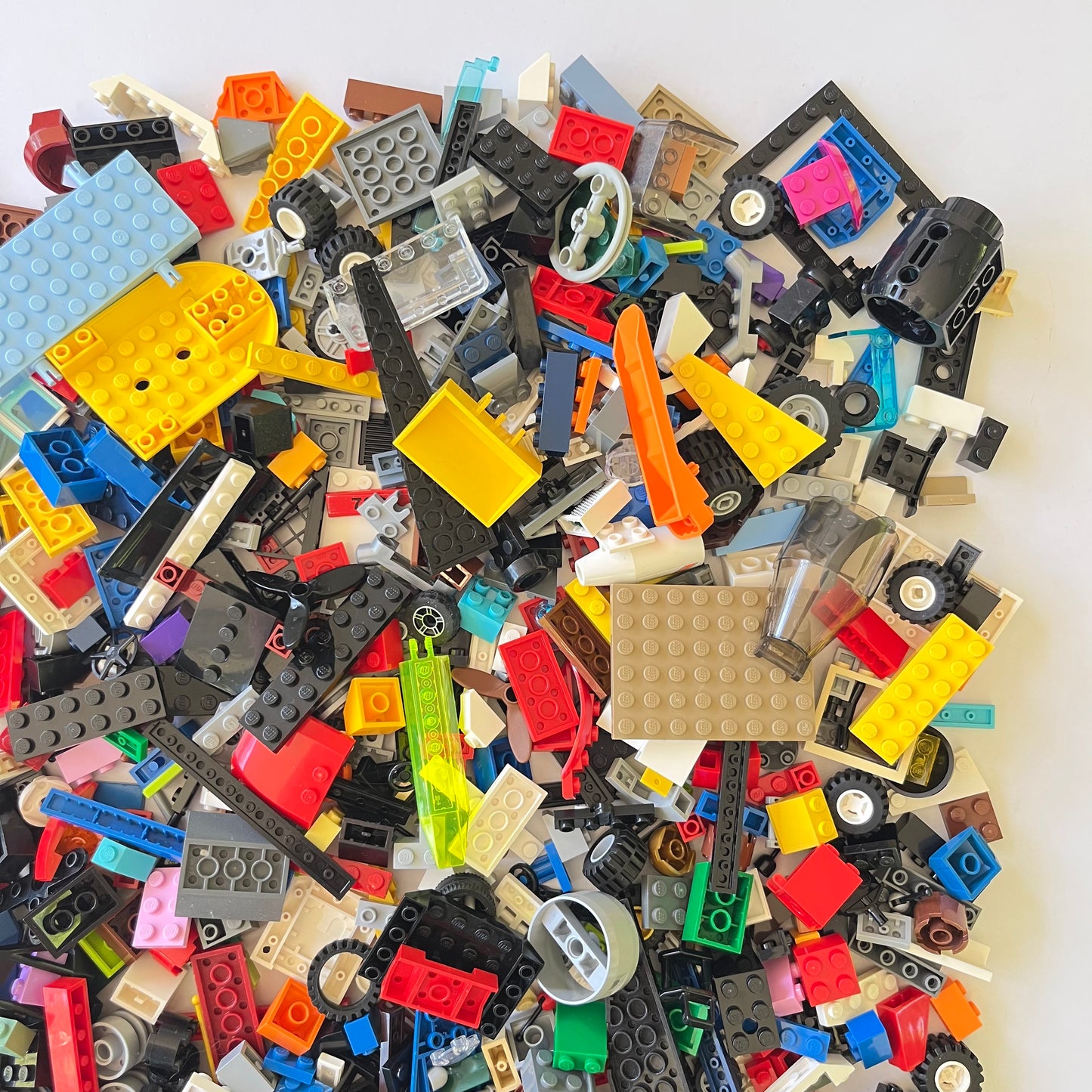 LEGO Fun Pack, Mixed Bag, Approx. 750g includes 6 Minifigures/Minidolls