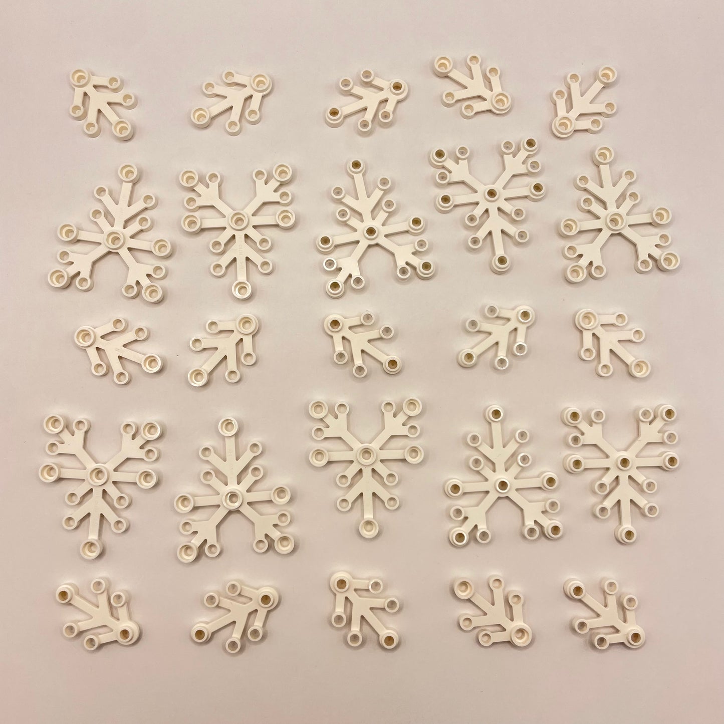 LEGO Plant Leaves, 10 Pieces at 6x5 and 15 Pieces at 4x3, White, Winter Village, Christmas