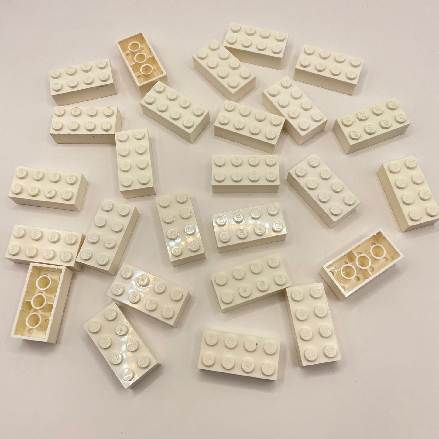 LEGO 2 x 4 Bricks, White, 25 Pieces