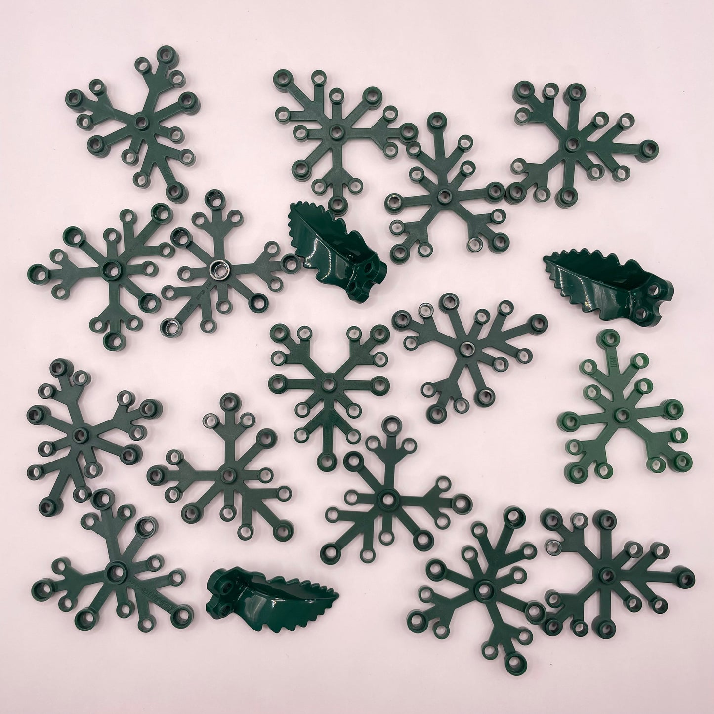 LEGO Leaves, with Curved Leaf, Mixed Green, 18 Pieces