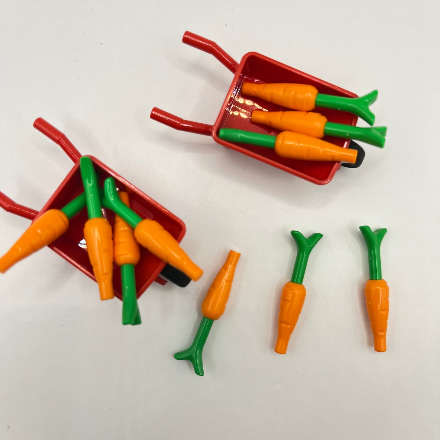 LEGO Wheelbarrow and Carrots, Orange and Red, 11 Pieces