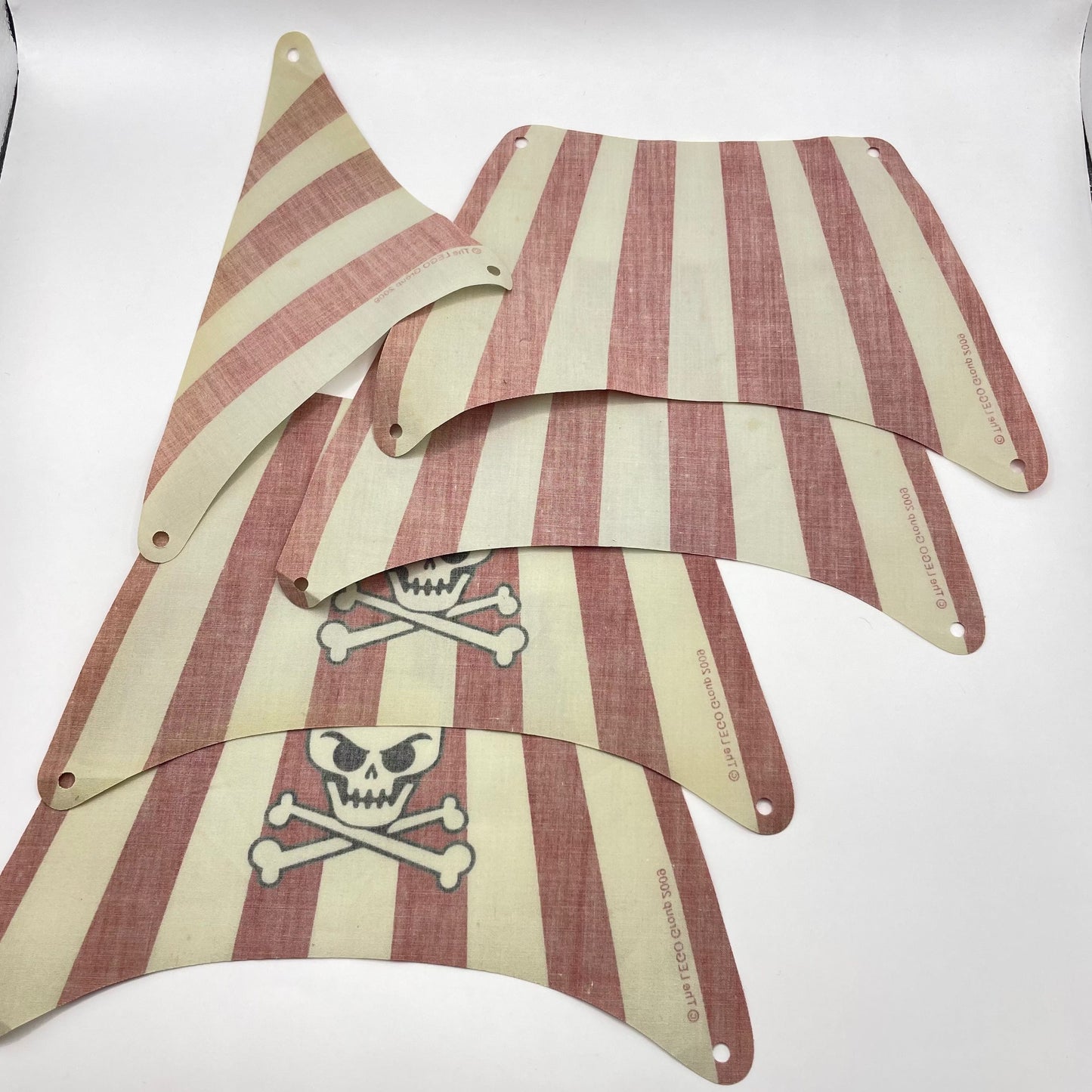 LEGO Cloth Sails, Red and White Stripe, Skull and Cross Bones, Pirate, 5 Pieces, Brickbeards Bounty