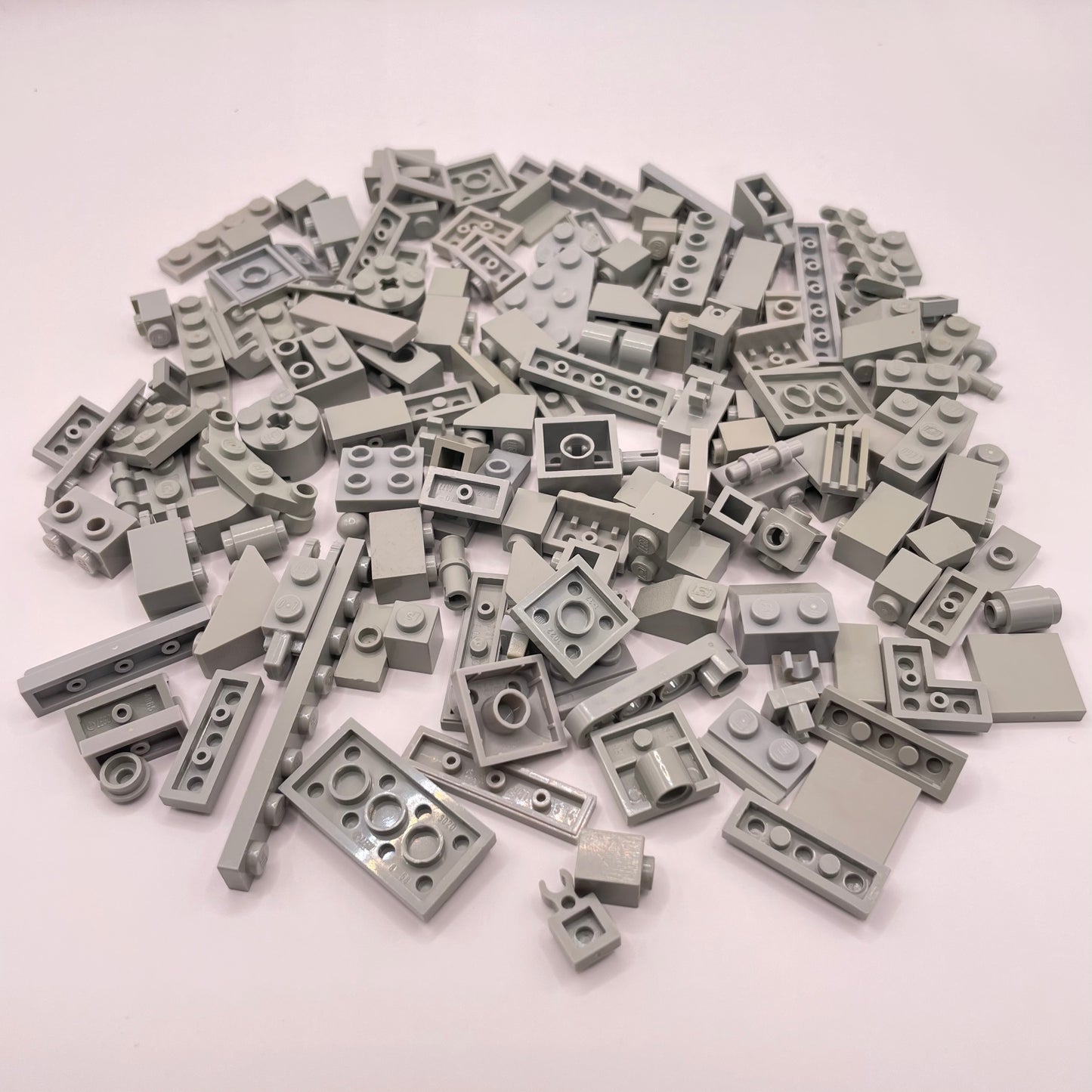 LEGO Mixed Pieces, Light Grey, Approx. 80g (mostly Old Light Grey)
