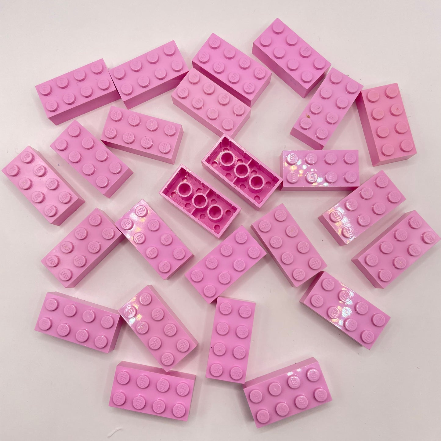 LEGO 2 x 4 Bricks, Bright Pink, 25 Pieces