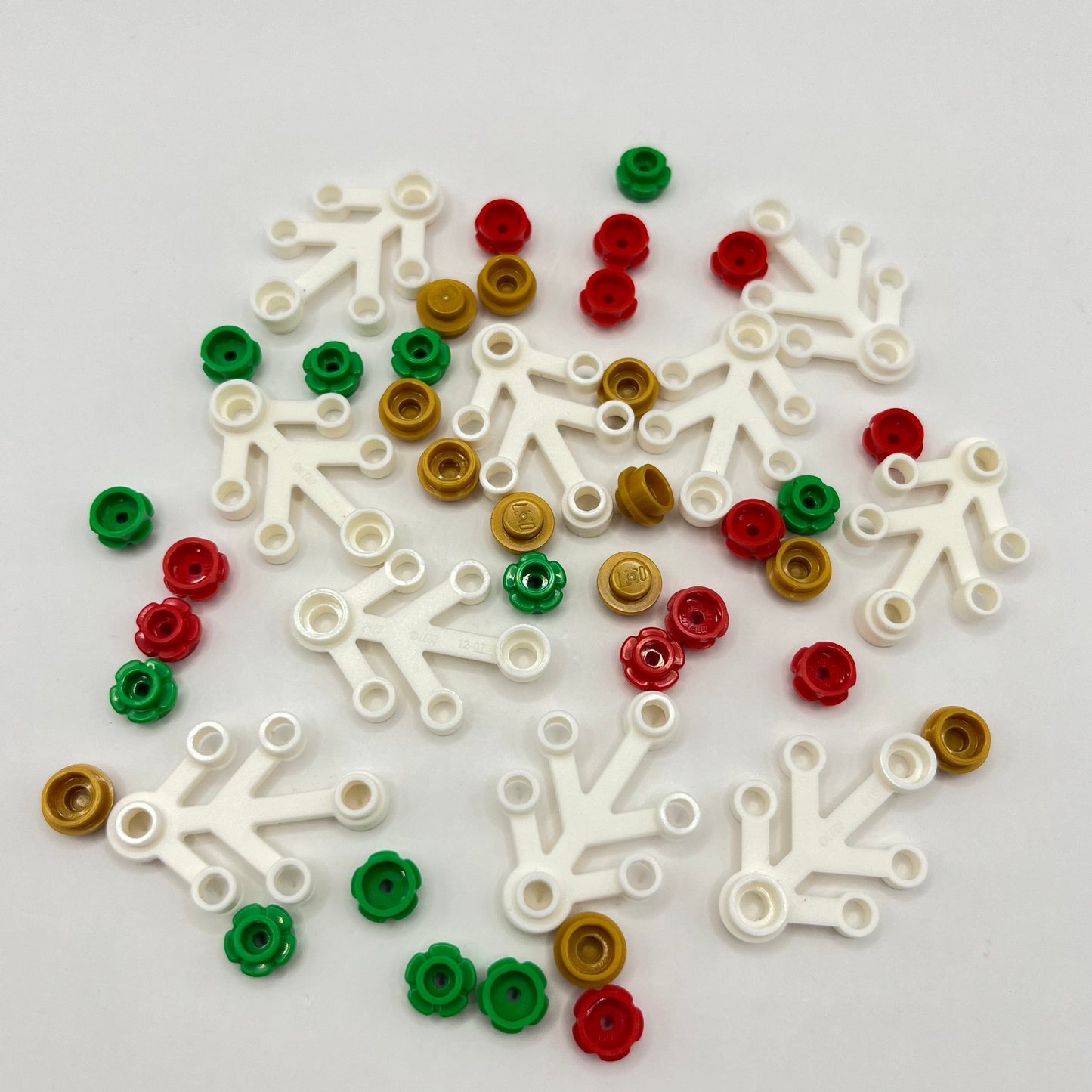 LEGO Mini Christmas Wreath Bundle, White, Green, Red and Gold, 46 Pieces
