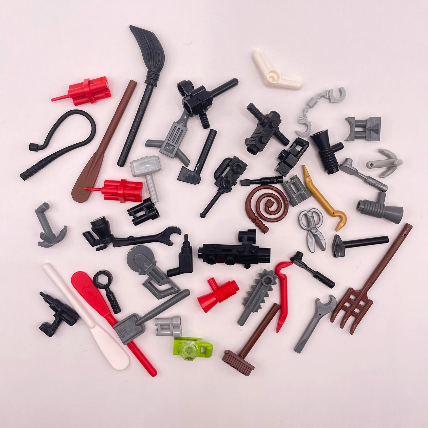 LEGO Deluxe Tools, Minifigure Accessories, 45 Pieces