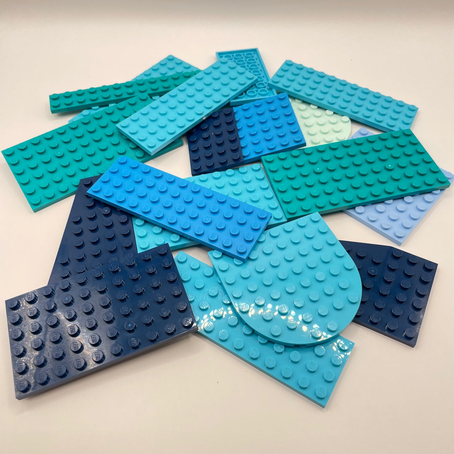 LEGO Medium Plates, Mixed Blue, Approx. 120g