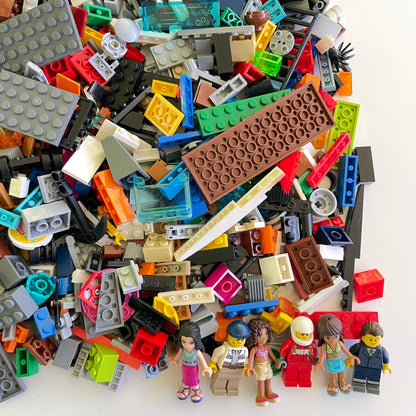LEGO Deluxe Fun Pack, Mixed Bag, Approx. 1.5kg includes 6 Minifigures/Minidolls