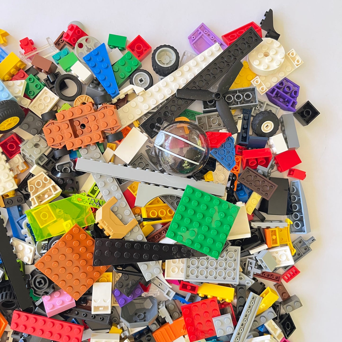 LEGO Fun Pack, Mixed Bag, Approx. 750g includes 6 Minifigures/Minidolls