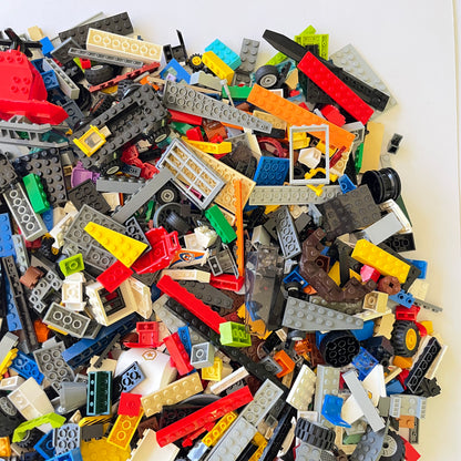 LEGO Deluxe Fun Pack, Mixed Bag, Approx. 1.5kg includes 6 Minifigures/Minidolls