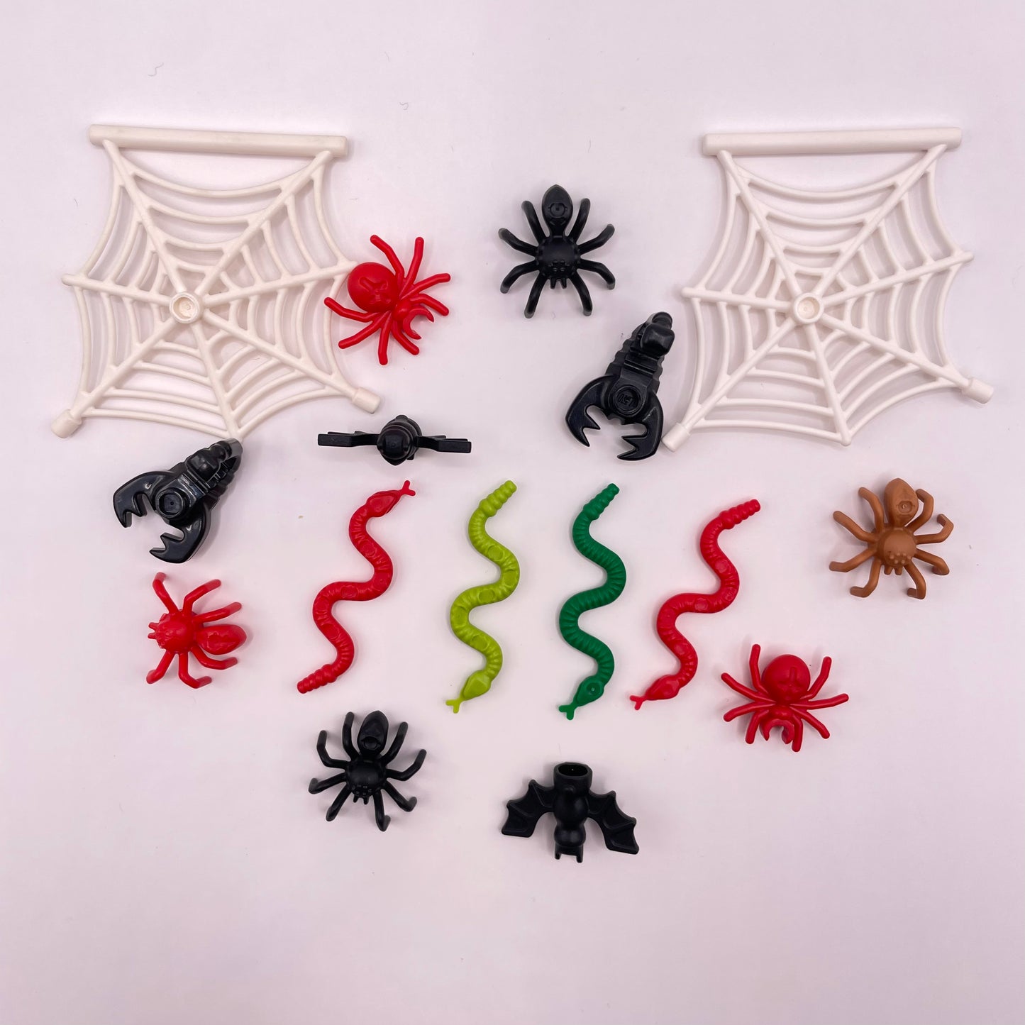 LEGO Creepy Crawlies with Spider Web, Mixed Colours, 16 Pieces