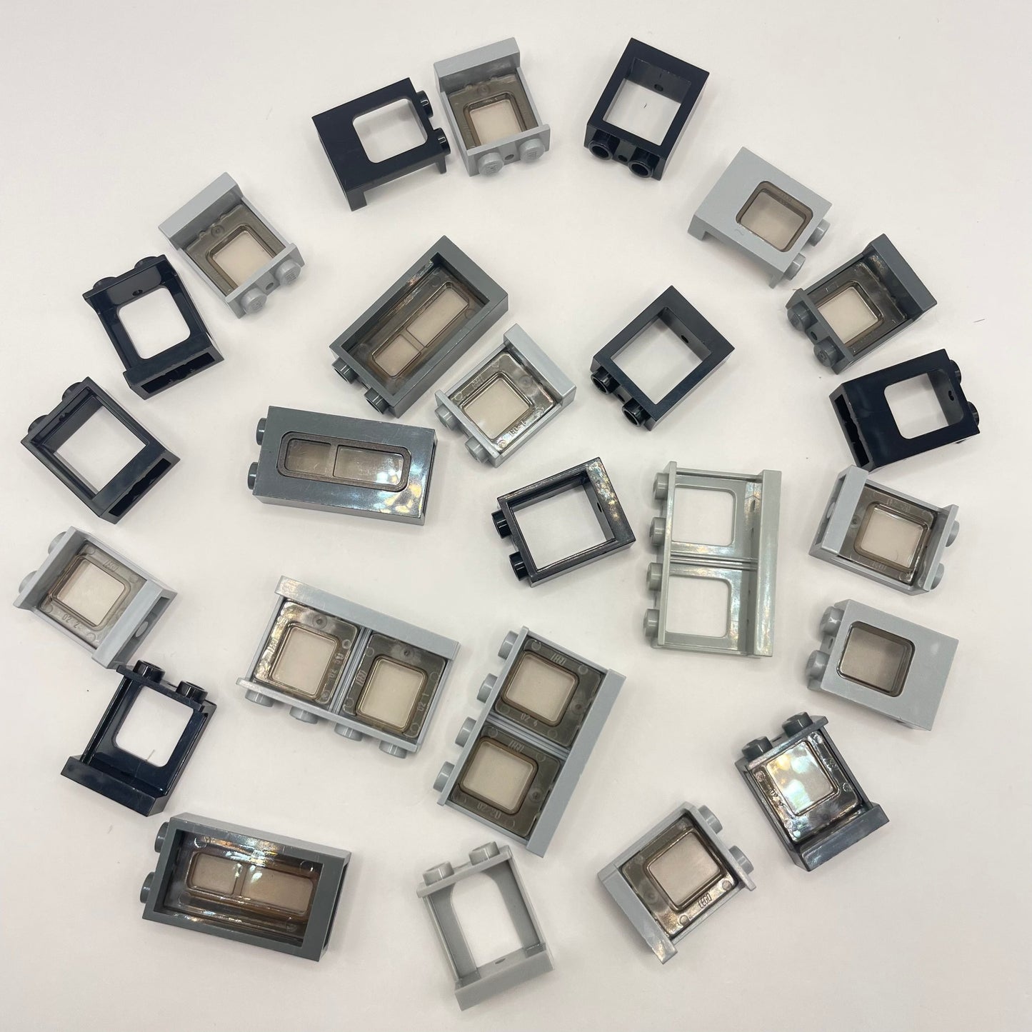 LEGO Small Windows, Building, Grey and Black, 25 Pieces
