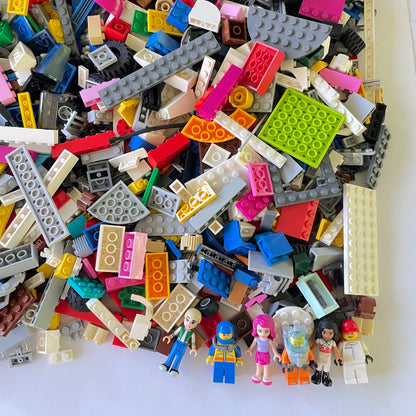 LEGO Deluxe Fun Pack, Mixed Bag, Approx. 1.5kg includes 6 Minifigures/Minidolls