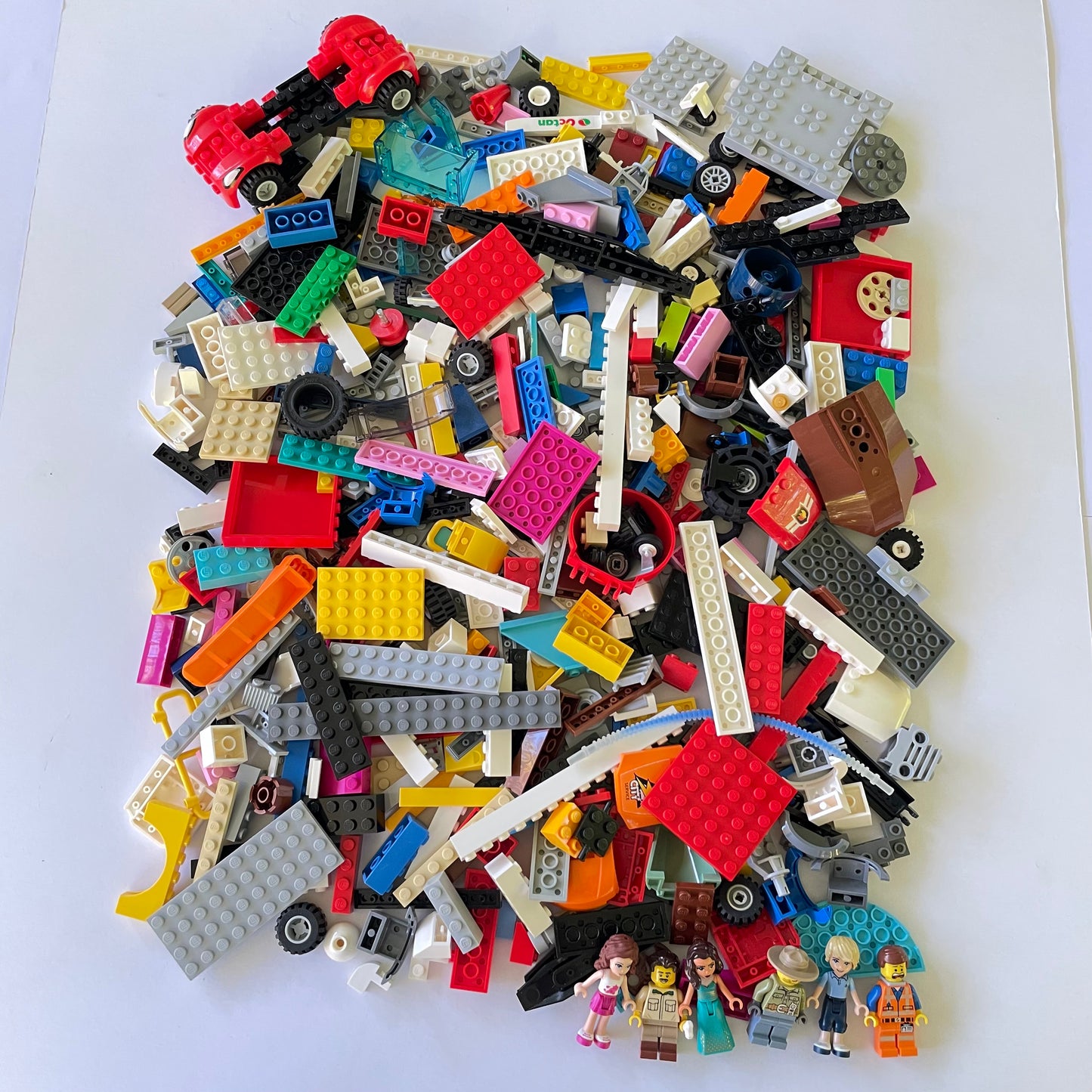 LEGO Random, Fun Pack, Mixed Bag, Approx. 750g includes 6 Minifigures/Minidolls