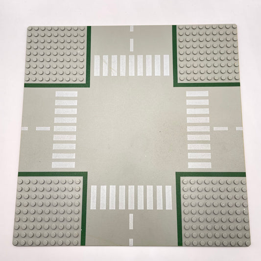 LEGO Baseplate Road, 9 Stud Crossroads, 32x32, Old Light Grey, 607p01 (1 Piece) Playwear