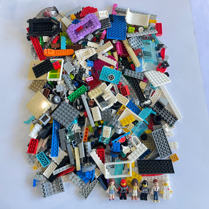 LEGO Random, Fun Pack, Mixed Bag, Approx. 750g includes 6 Minifigures/Minidolls