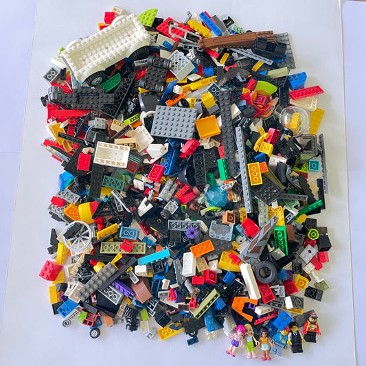 LEGO Deluxe Fun Pack, Mixed Bag, Approx. 1.5kg includes 6 Minifigures/Minidolls