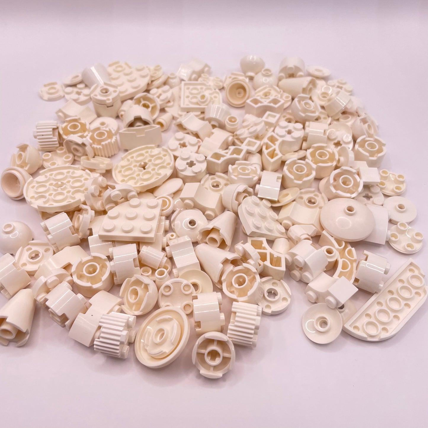 LEGO Round, Mixed Pieces, White, Approx. 100g