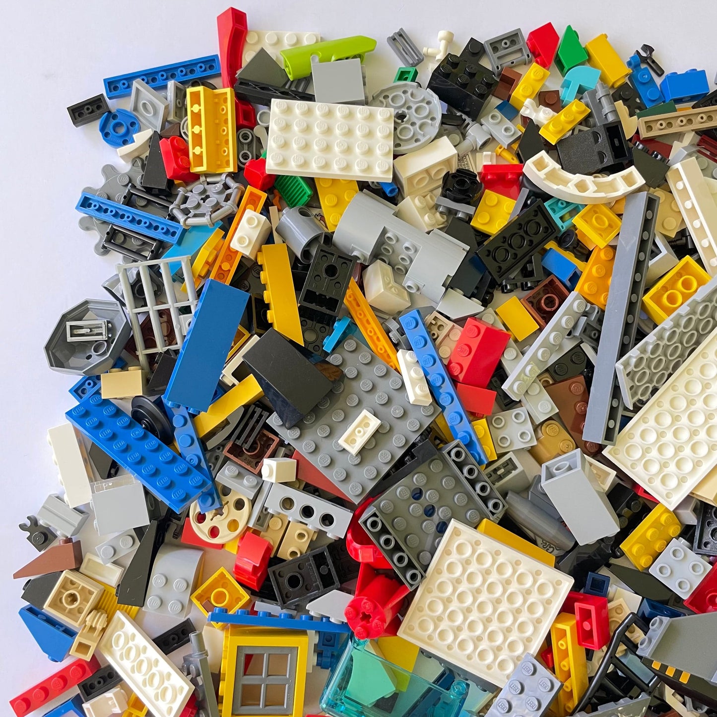 LEGO Fun Pack, Mixed Bag, Approx. 750g includes 6 Minifigures/Minidolls