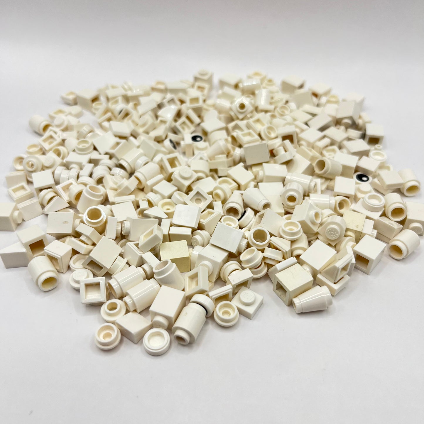 LEGO Greebling, 1x1, White with Some Eyes, Approx. 75g