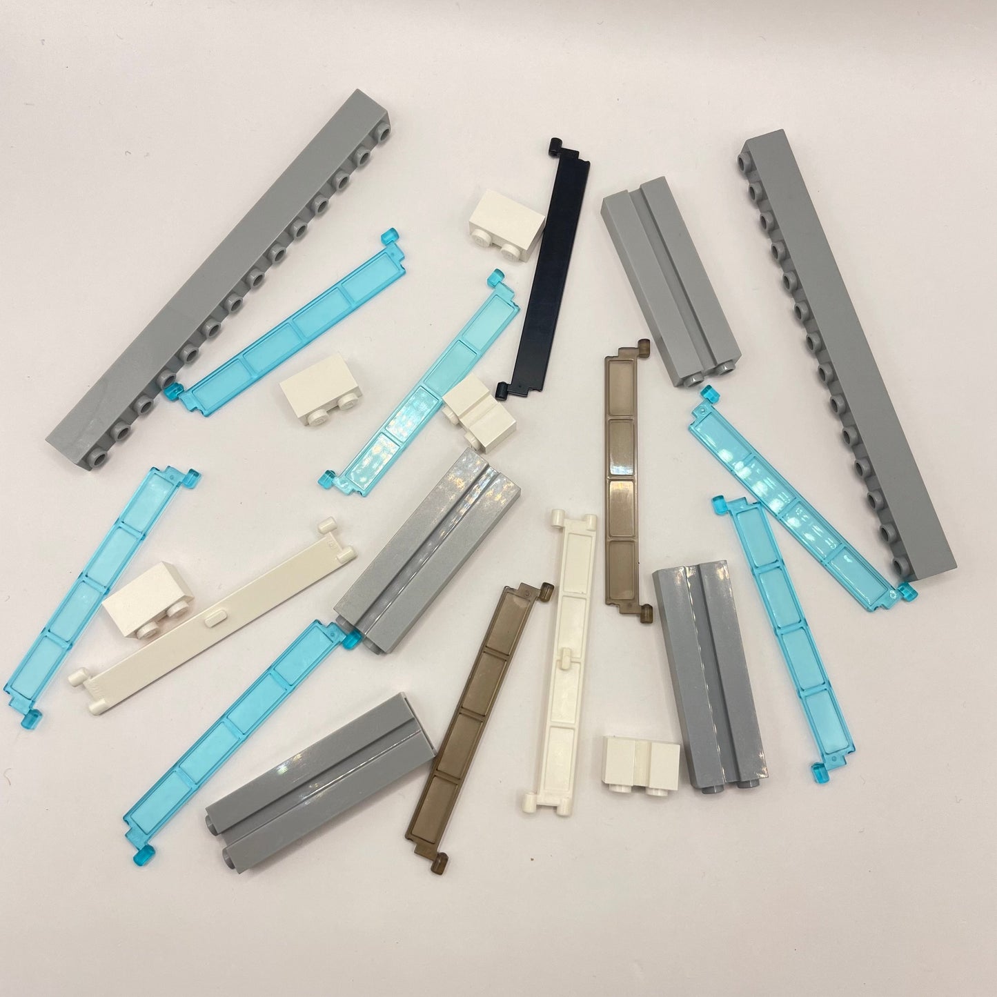 LEGO Roller Door and Bricks, Building, 21 Pieces