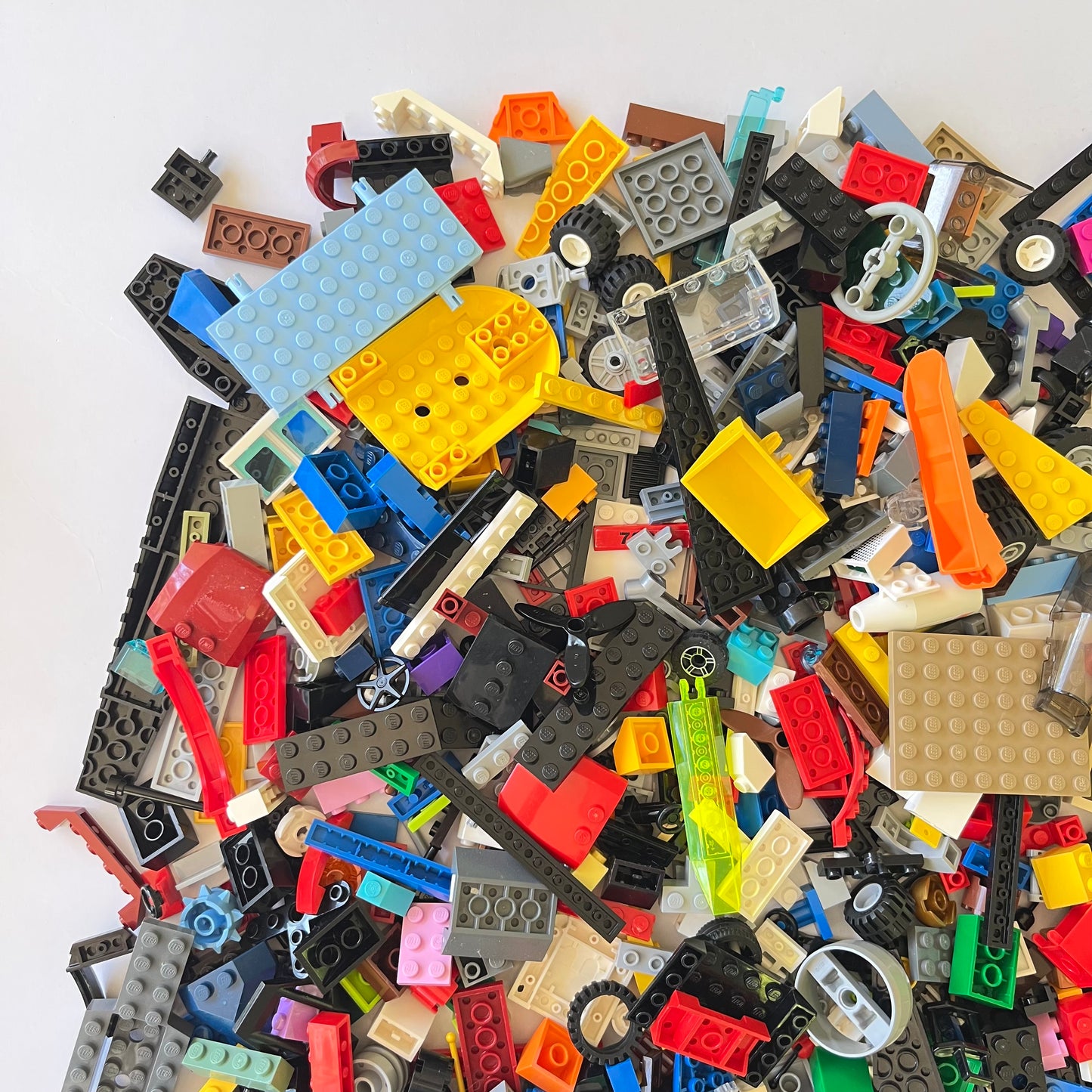 LEGO Fun Pack, Mixed Bag, Approx. 750g includes 6 Minifigures/Minidolls