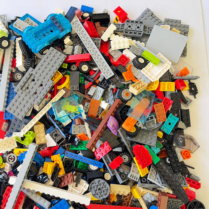 LEGO Deluxe Fun Pack, Mixed Bag, Approx. 1.5kg includes 6 Minifigures/Minidolls