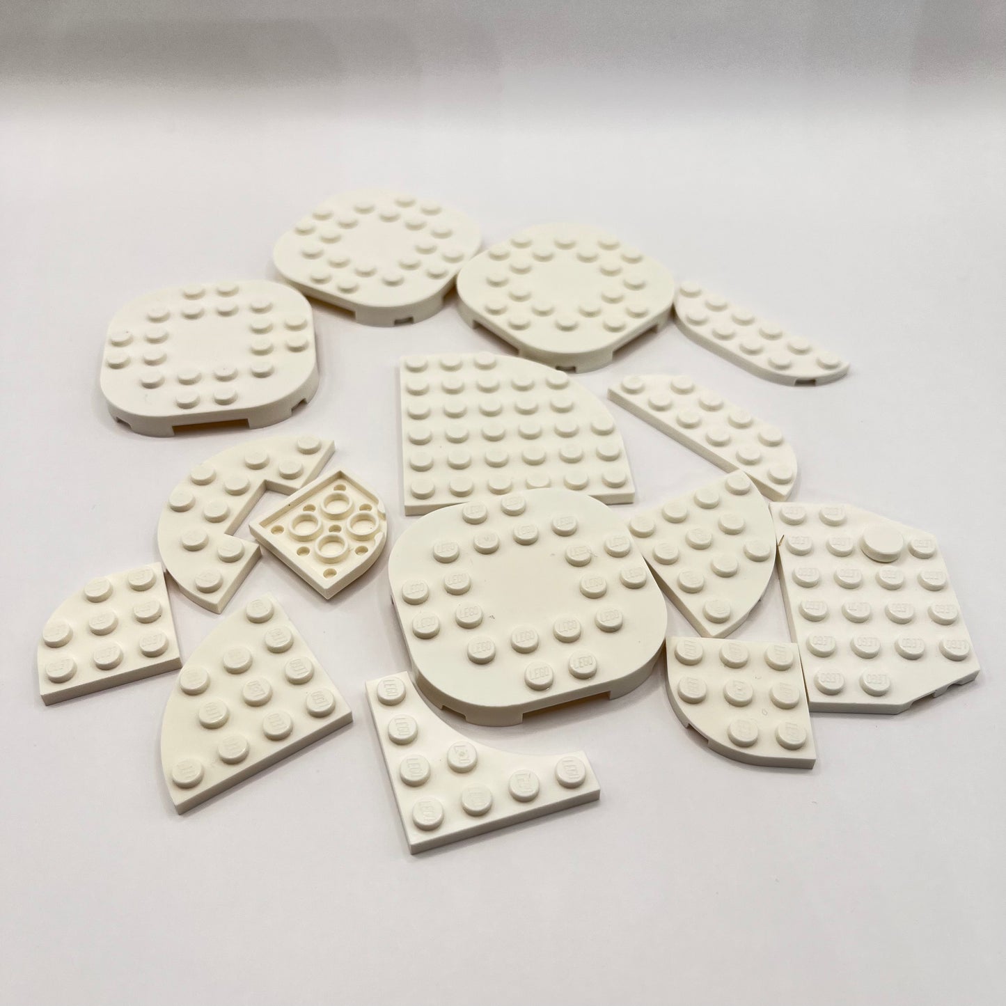 LEGO Curved, Plates, White, Approx. 40g