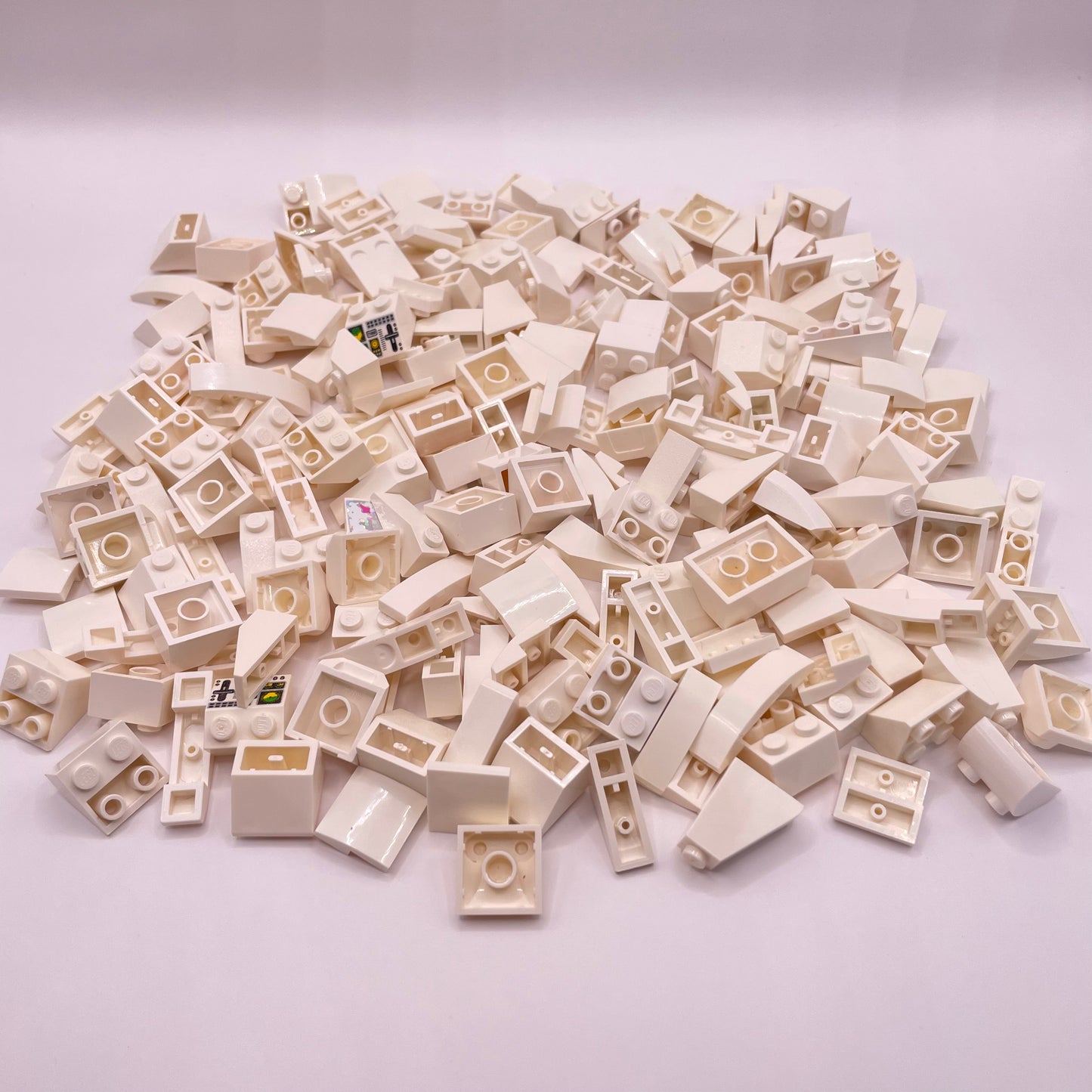 LEGO Medium Slopes, White, Approx. 180g