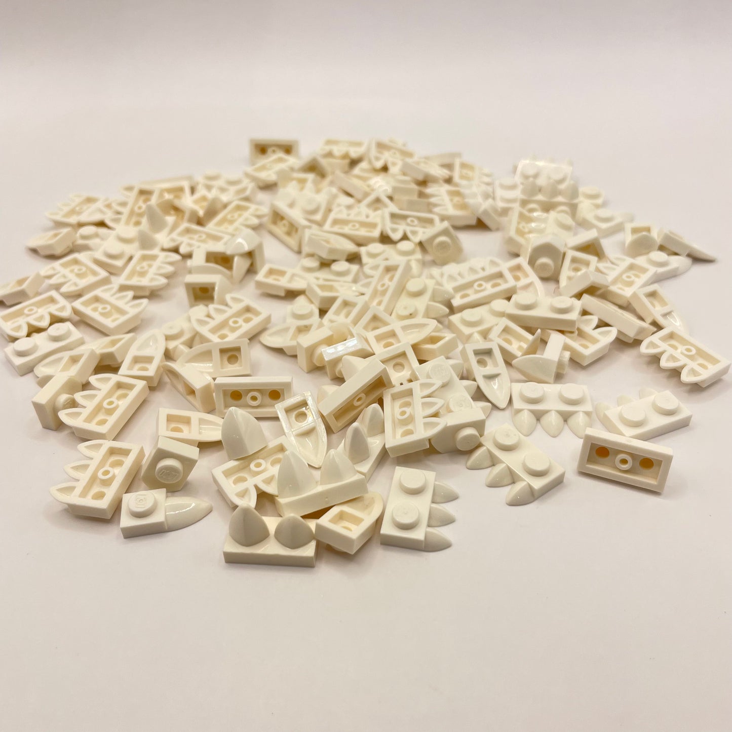 LEGO Claw Bricks, White, 120 Pieces