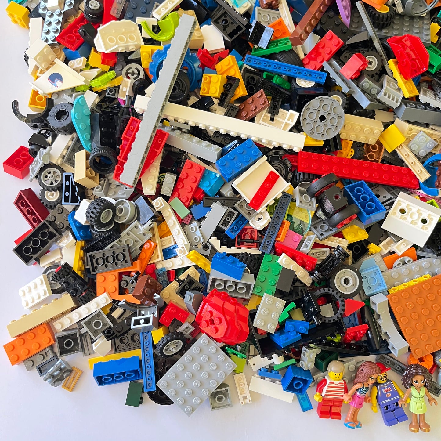 LEGO Deluxe Fun Pack, Mixed Bag, Approx. 1.5kg includes 6 Minifigures/Minidolls