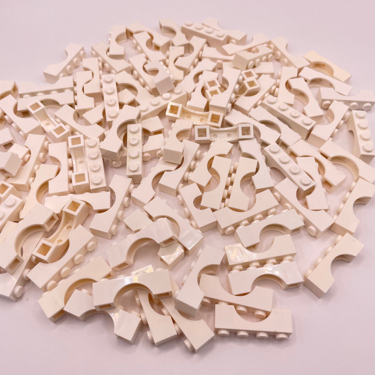 LEGO Arches, 1x4, White, Approx. 95 pieces