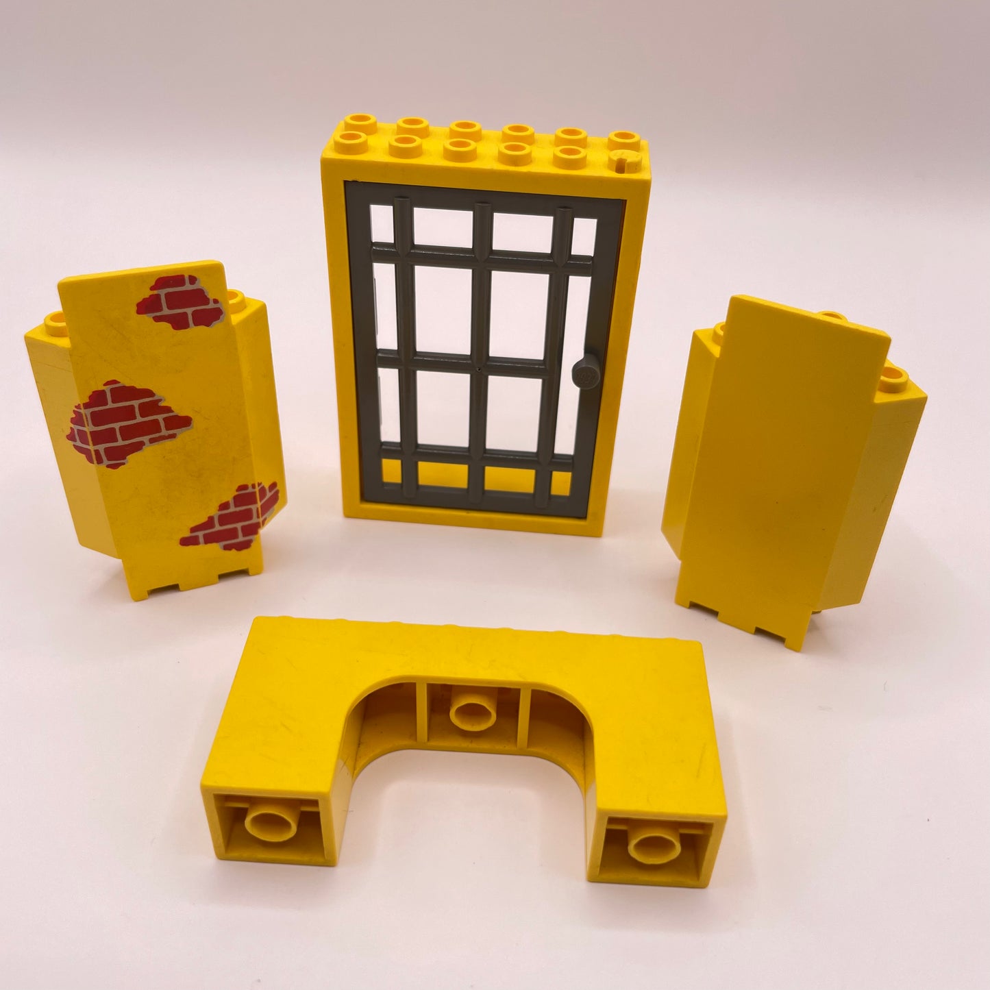 LEGO Vintage, Yellow, Castle, Building Pieces, 4 Pieces