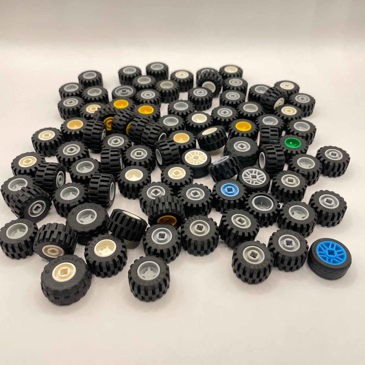 LEGO Mixed Wheels, Medium, Approx. 220g